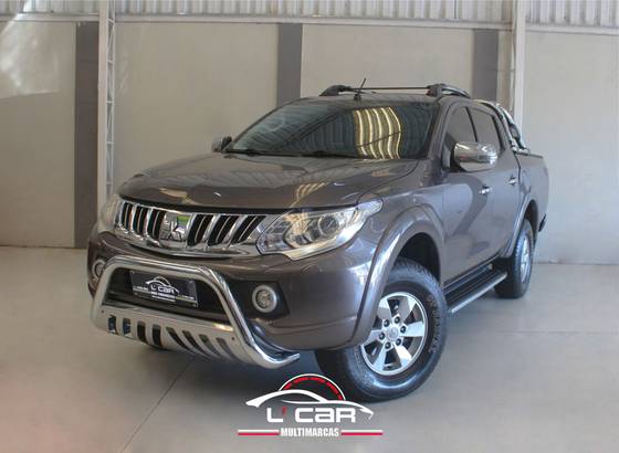 MITSUBISHI L200 TRITON 2.4 16V TURBO DIESEL SPORT HPE CD 4P 4X4 AUTOMÁTICO MITSUBISHI L200 TRITON 2.4 16V TURBO DIESEL SPORT HPE CD 4P 4X4 AUTOMÁTICO